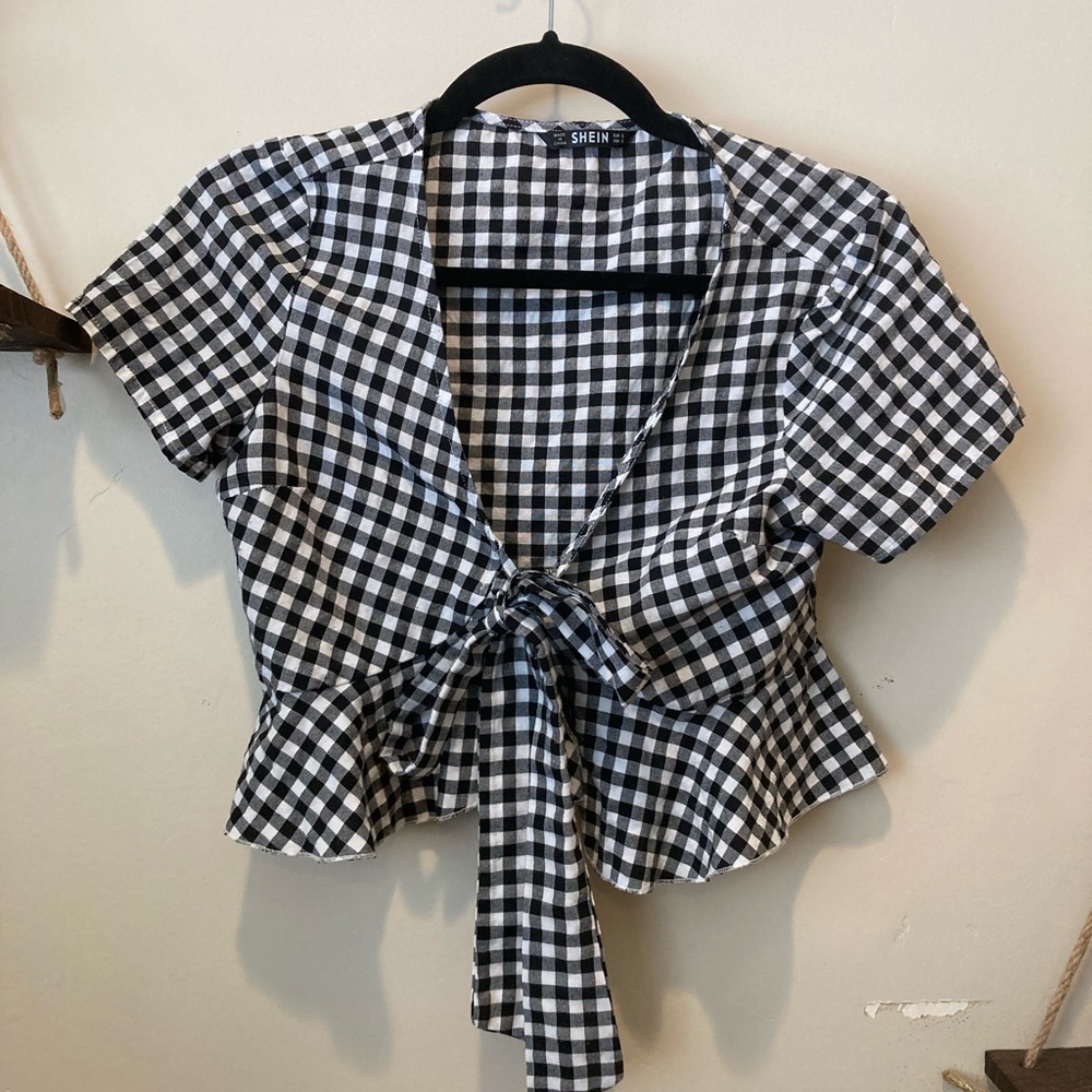 Cropped tie top